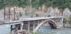 फोक्सिङटारको आर्क ब्रिजको ढलान सकियो, एक महिनाभित्रै सञ्चालनमा आउने