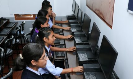 डेल्टिन नेपालद्वारा कम्प्युटर ल्याब हस्तान्तरण