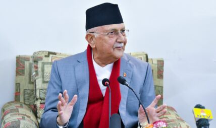 दैलेखमा ग्यास फेला परेकामा प्रधानमन्त्री खुसी   