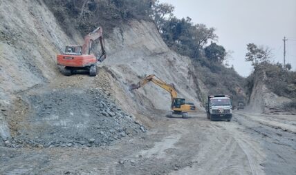 दाउन्नेमा वैशाख ३१ सम्म राति सवारी रोकिँदै, सडक विस्तारमा तीव्रता
